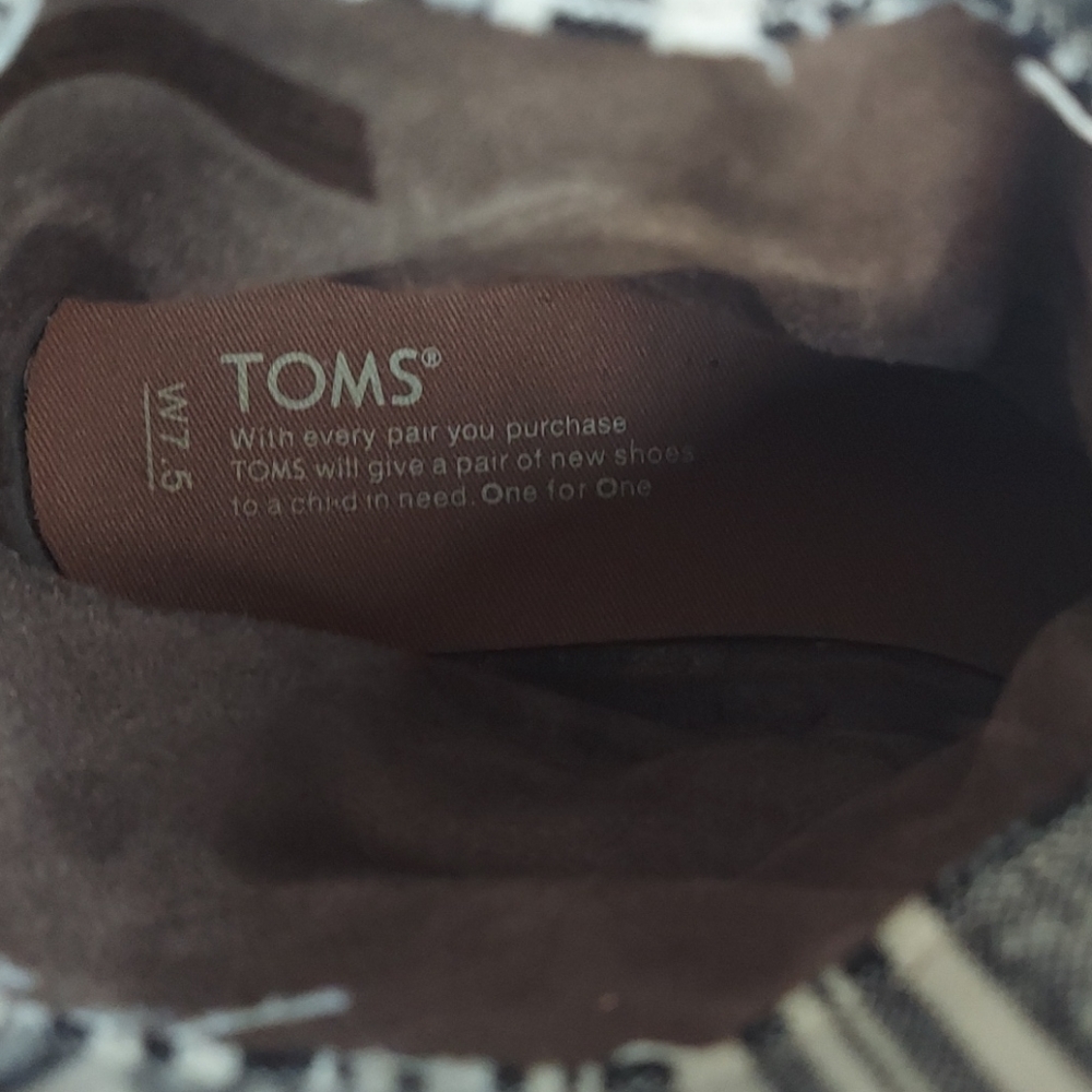 TOMS - Picture 7 of 16